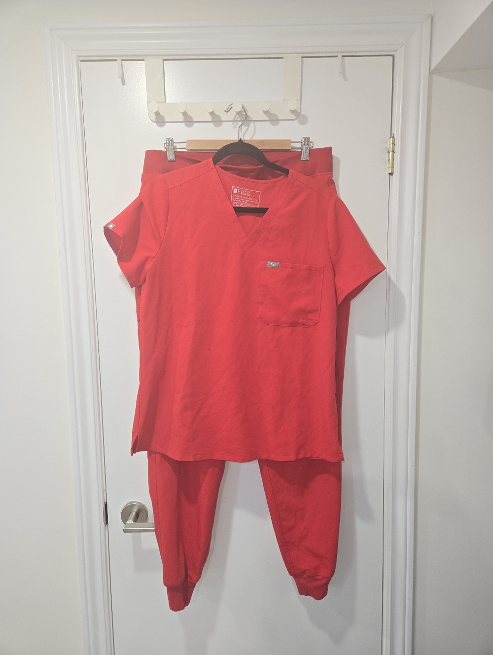 FIGS Red Scrub Set